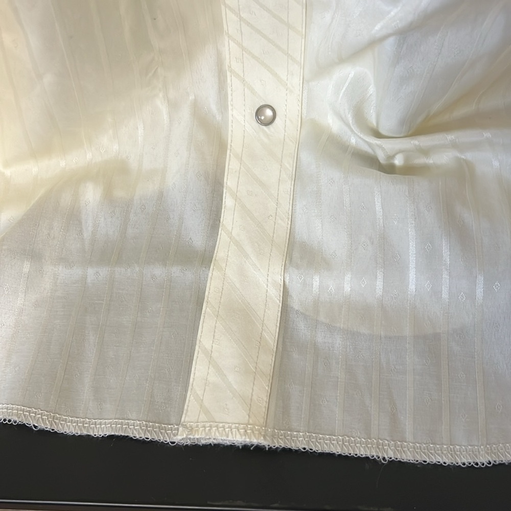Men’s Wrangler Pinstripe Cream Pearl Snap Long Sleeve Collared Dress Shirt - Picture 9 of 9